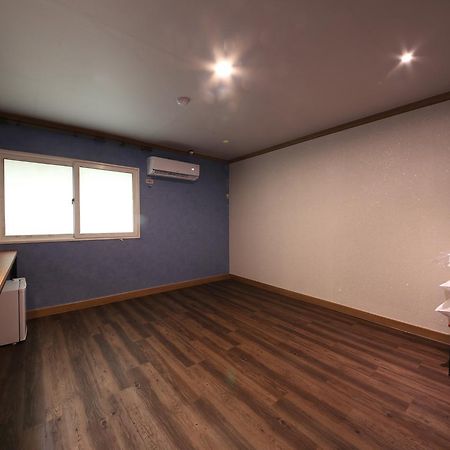 كومي Art Hotel المظهر الخارجي الصورة