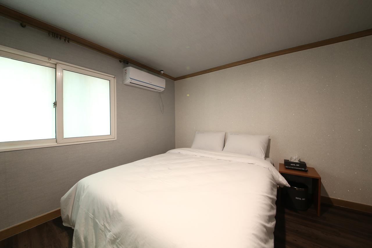 كومي Art Hotel المظهر الخارجي الصورة