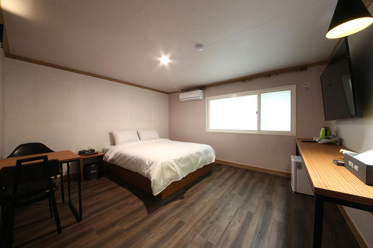 كومي Art Hotel المظهر الخارجي الصورة