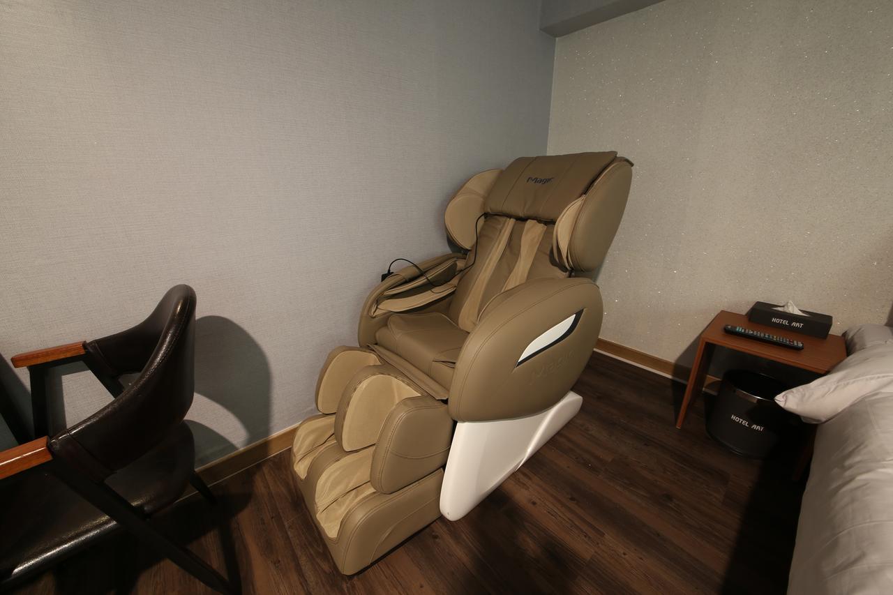 كومي Art Hotel المظهر الخارجي الصورة