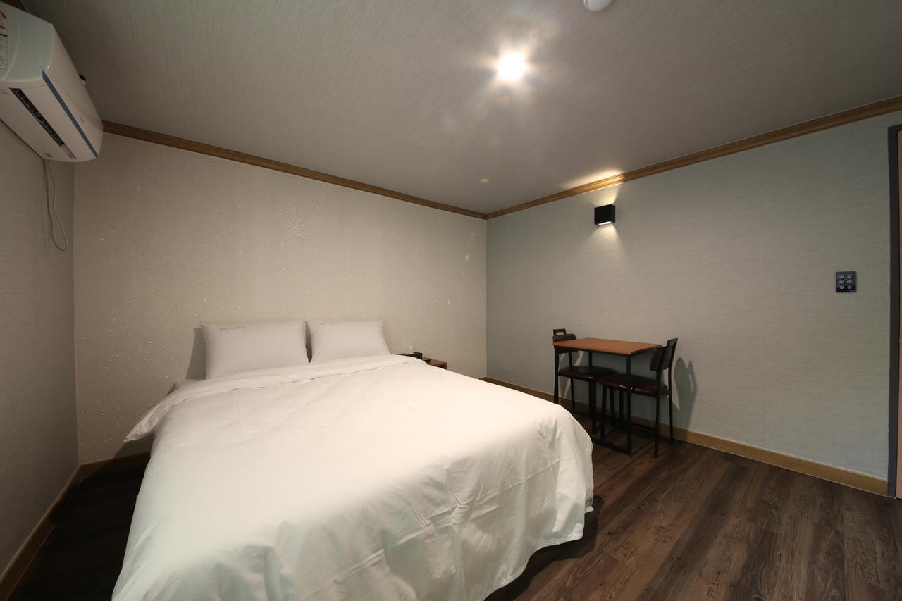 كومي Art Hotel المظهر الخارجي الصورة